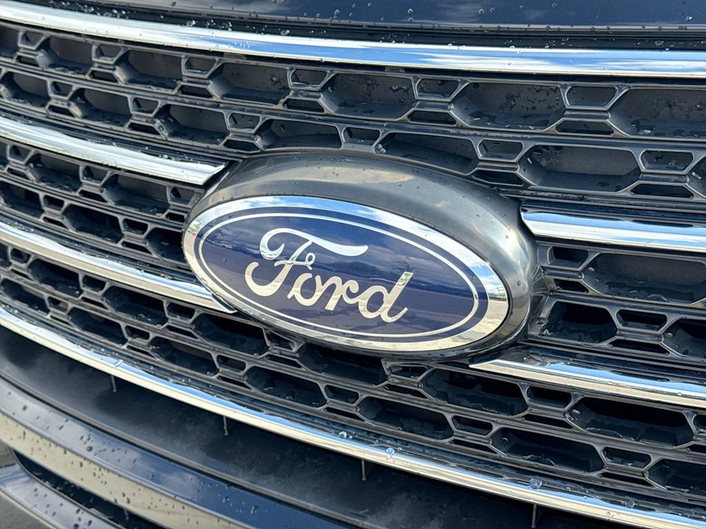 Thumbnail: 2022 Ford Explorer - 7