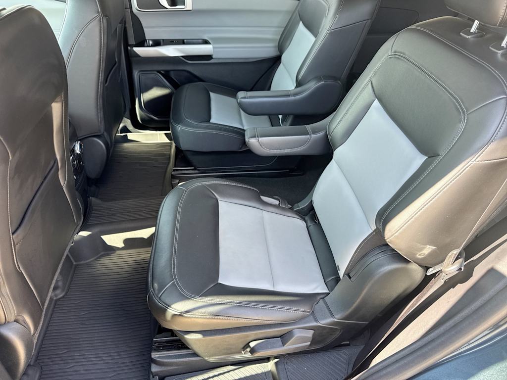 Thumbnail: 2022 Ford Explorer - 7
