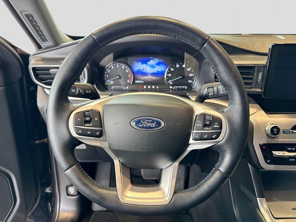 Thumbnail: 2023 Ford Explorer - 9
