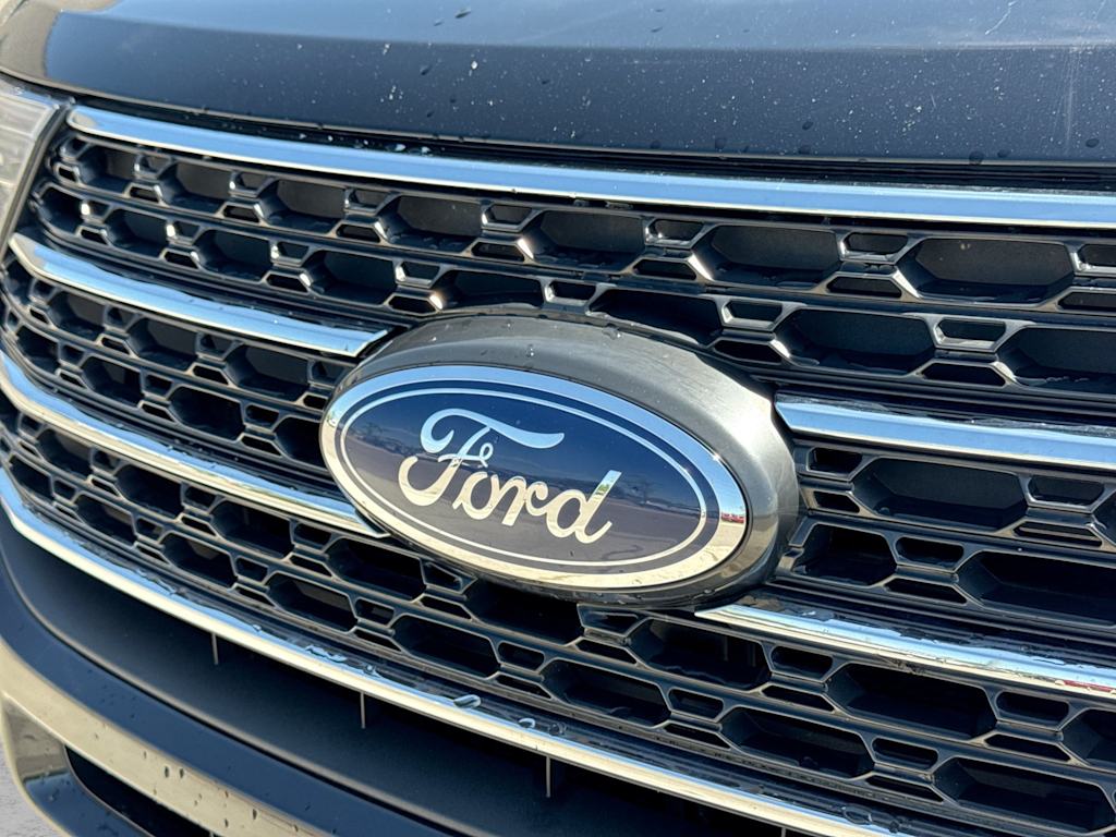 Thumbnail: 2022 Ford Explorer - 7