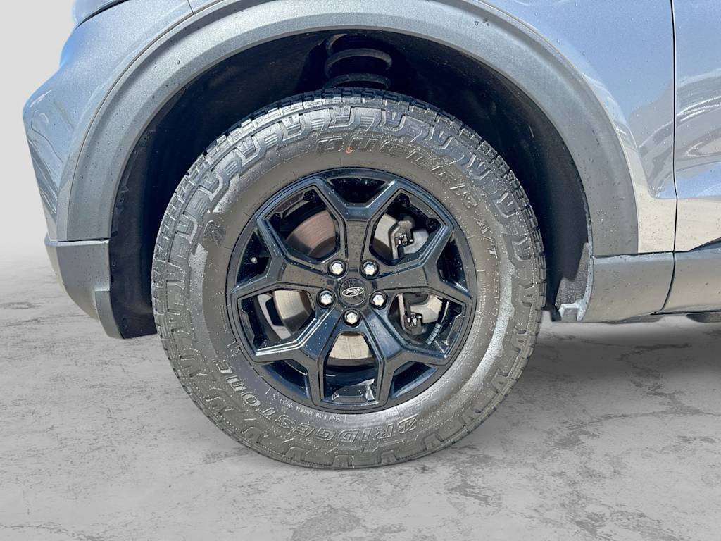 Thumbnail: 2023 Ford Explorer - 8