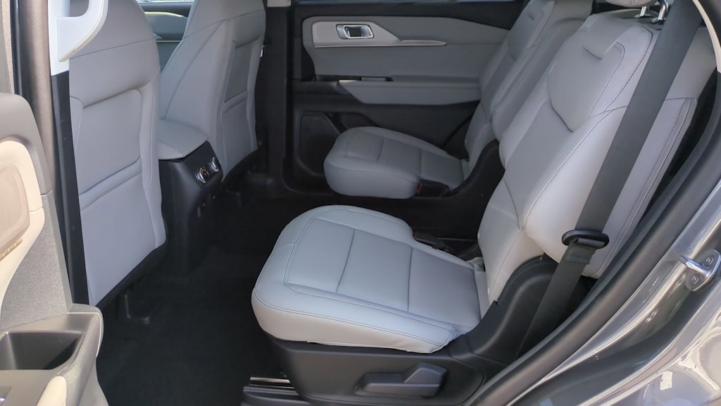 Thumbnail: 2025 Ford Explorer - 13