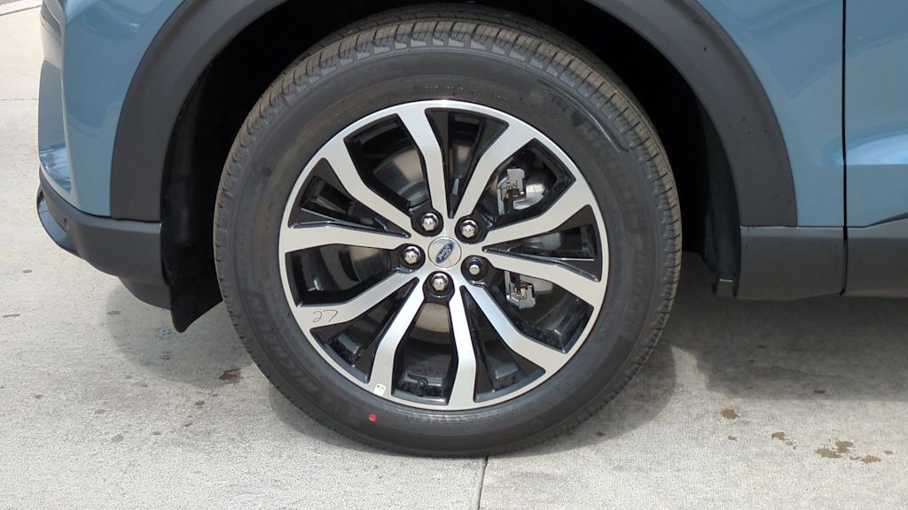 Thumbnail: 2025 Ford Explorer - 22