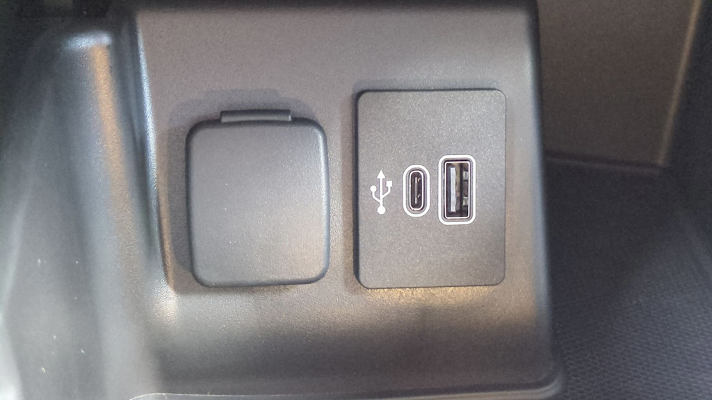 Thumbnail: 2025 Ford Explorer - 34