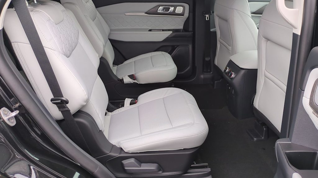 Thumbnail: 2025 Ford Explorer - 25