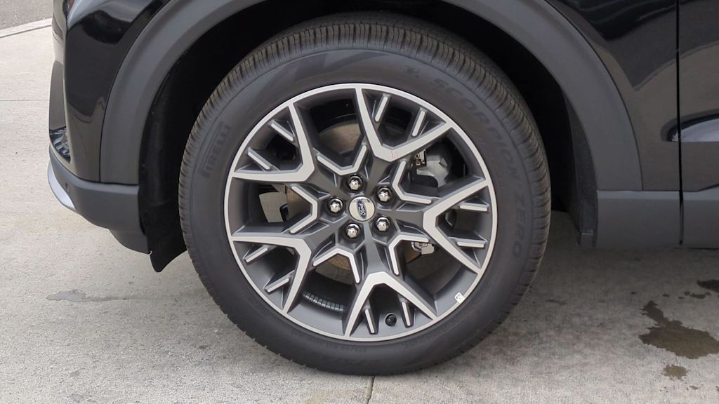 Thumbnail: 2025 Ford Explorer - 8