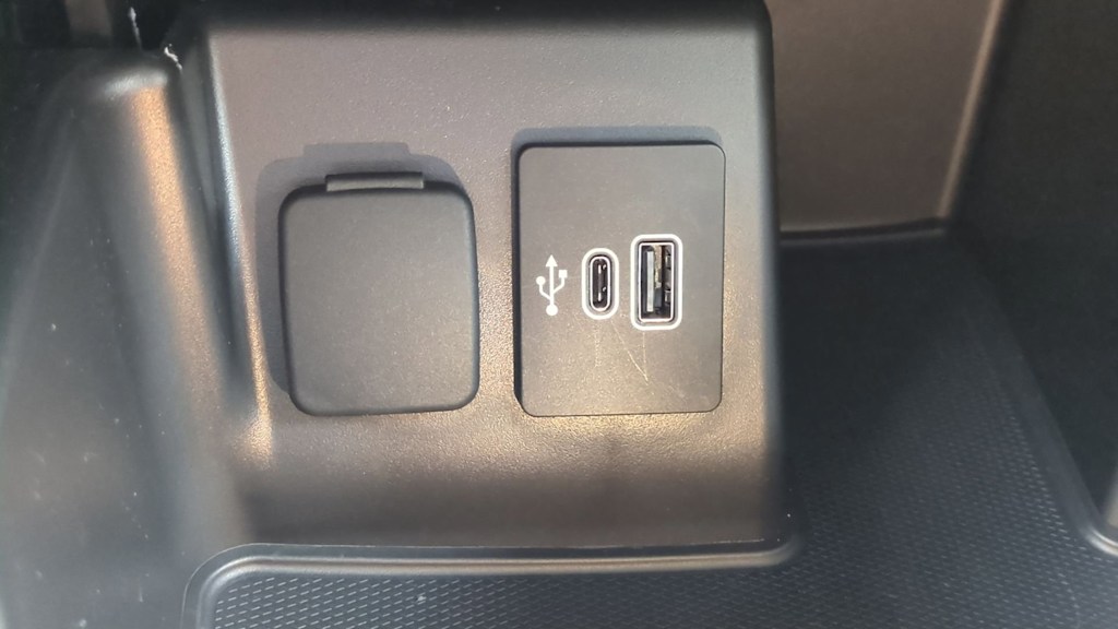 Thumbnail: 2025 Ford Explorer - 36