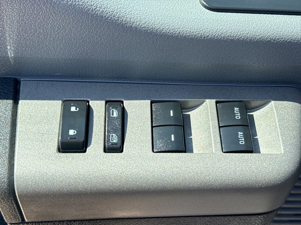 Thumbnail: 2016 Ford F-250 - 25