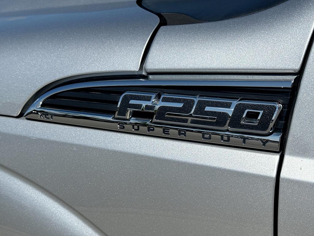 Thumbnail: 2016 Ford F-250 - 23