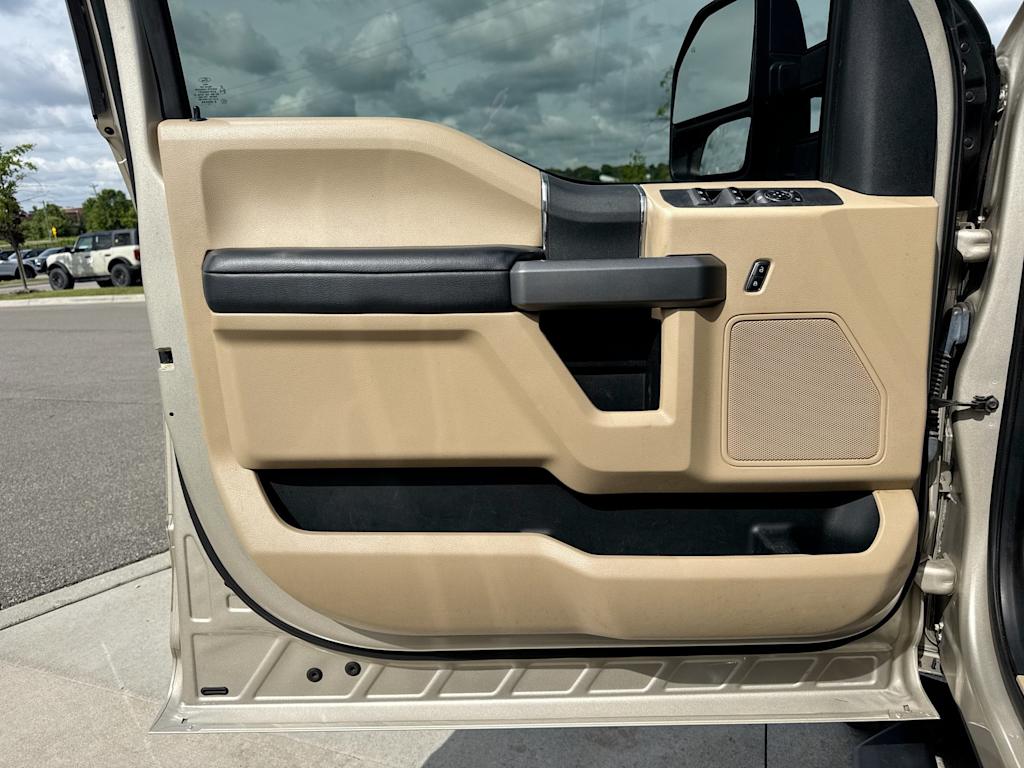 Thumbnail: 2017 Ford F-250 - 32