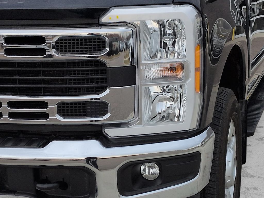 Thumbnail: 2023 Ford F-250 - 23