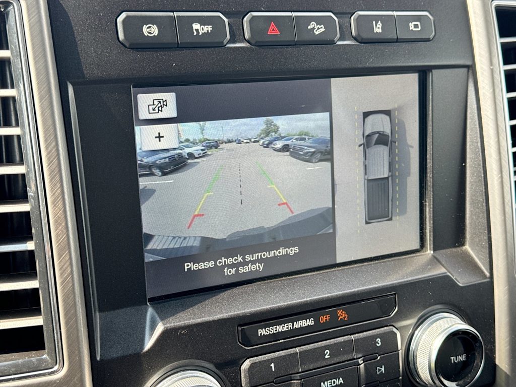 Thumbnail: 2019 Ford F-350 - 33