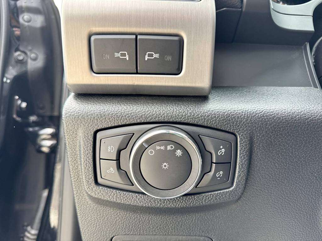 Thumbnail: 2019 Ford F-450 - 32