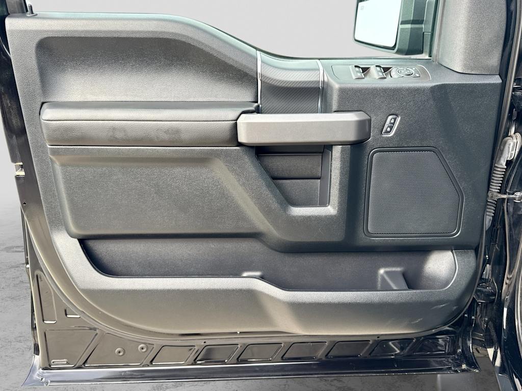 Thumbnail: 2018 Ford F-150 - 32
