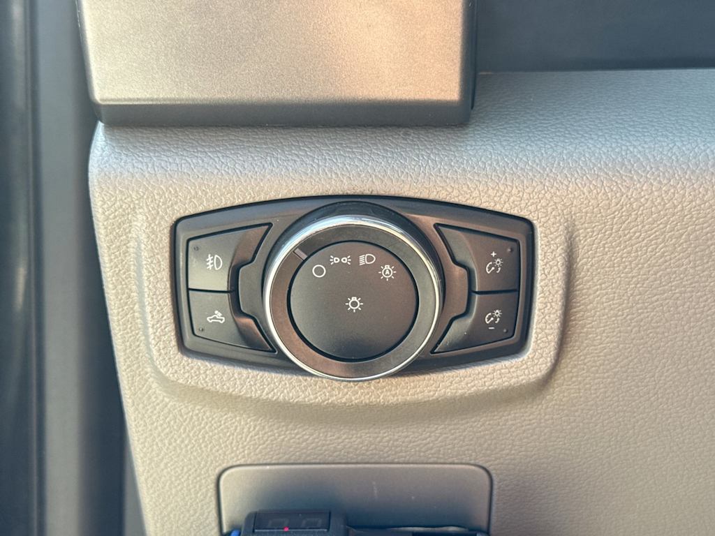 Thumbnail: 2015 Ford F-150 - 28