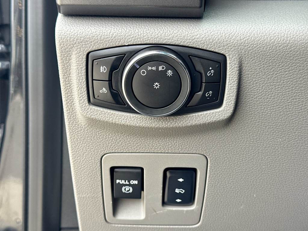 Thumbnail: 2015 Ford F-150 - 30