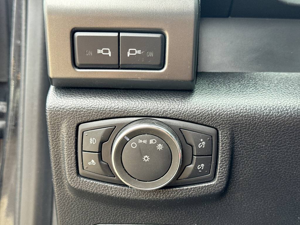 Thumbnail: 2016 Ford F-150 - 30