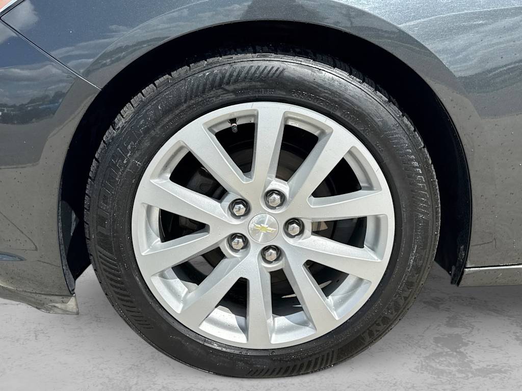 Thumbnail: 2015 Chevrolet Malibu - 8