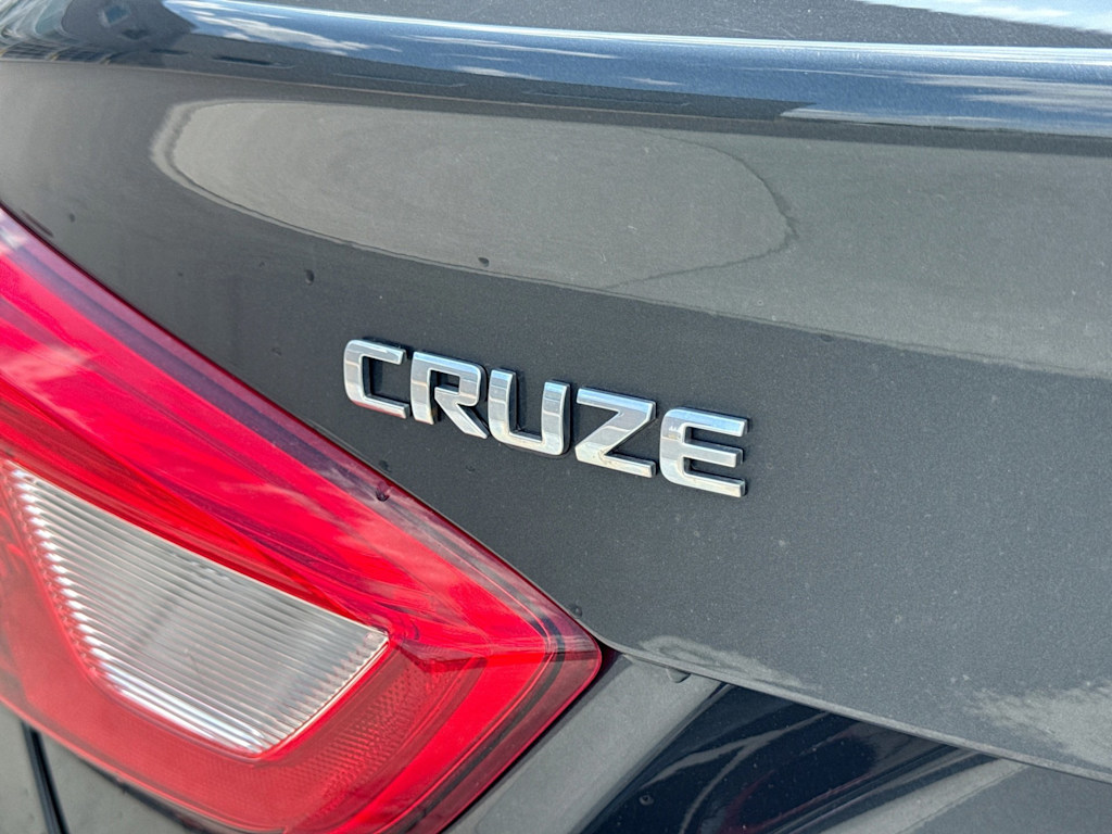 Thumbnail: 2018 Chevrolet Cruze - 24