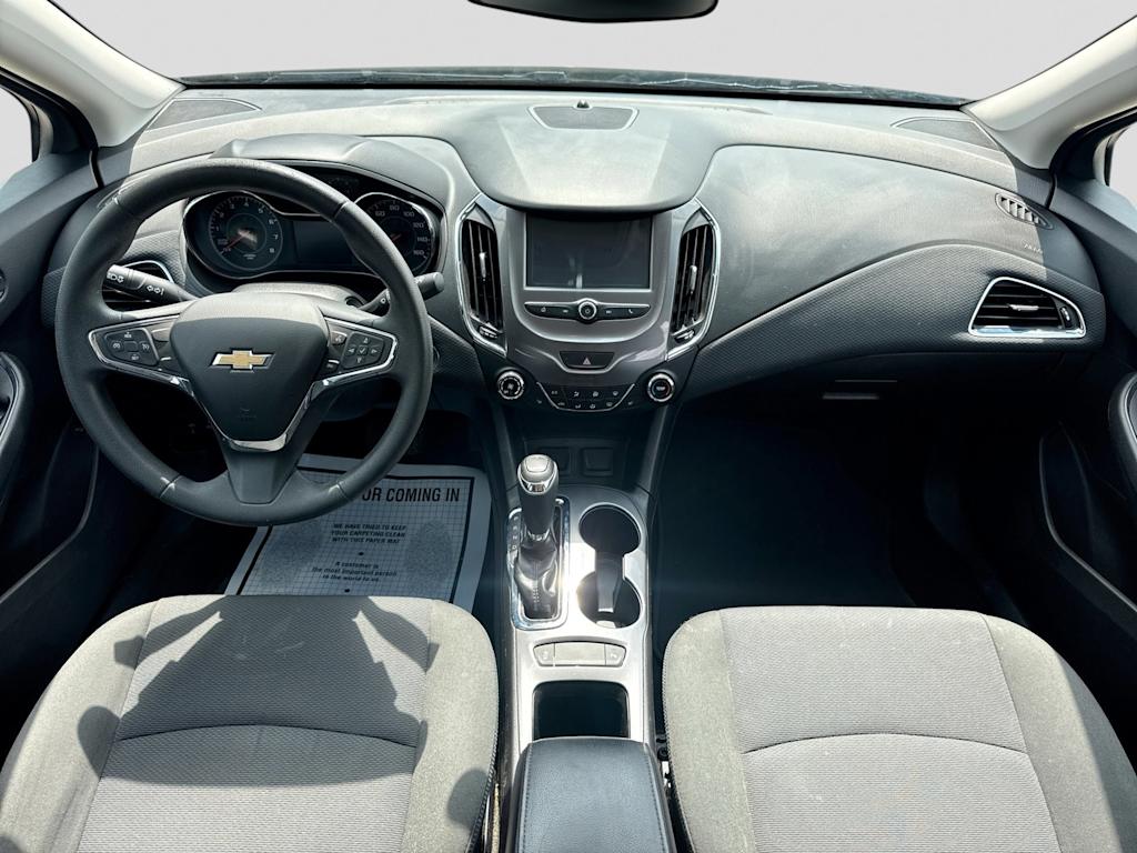 Thumbnail: 2018 Chevrolet Cruze - 9