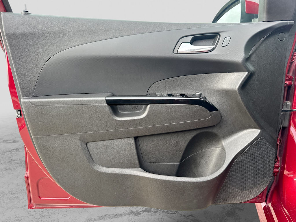 Thumbnail: 2020 Chevrolet Sonic - 34