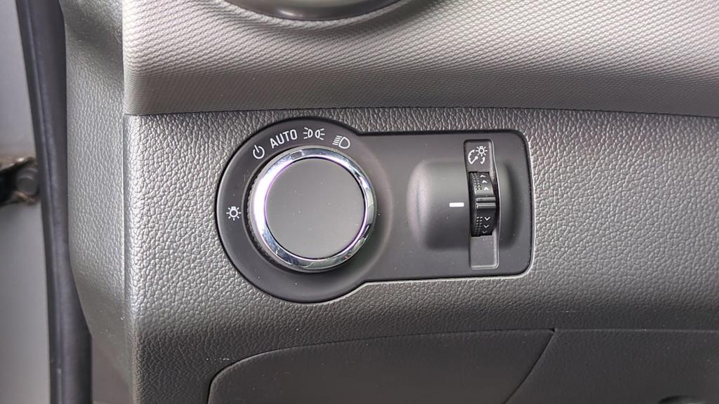 Thumbnail: 2016 Chevrolet Sonic - 22