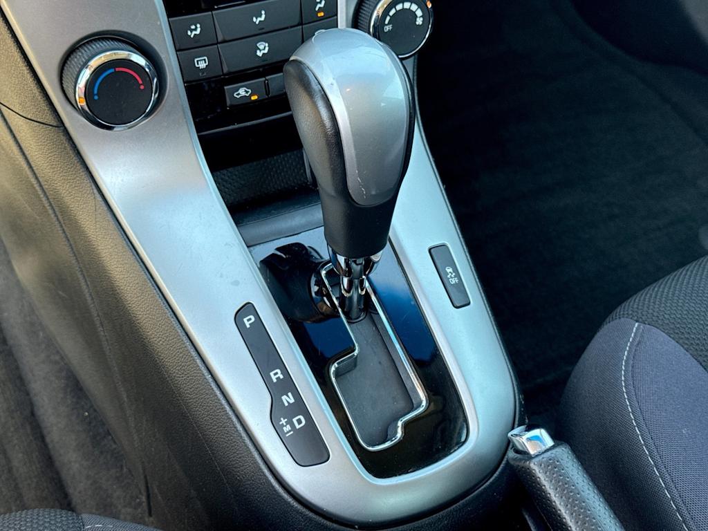Thumbnail: 2014 Chevrolet Cruze - 32