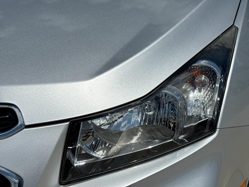 Thumbnail: 2015 Chevrolet Cruze - 21