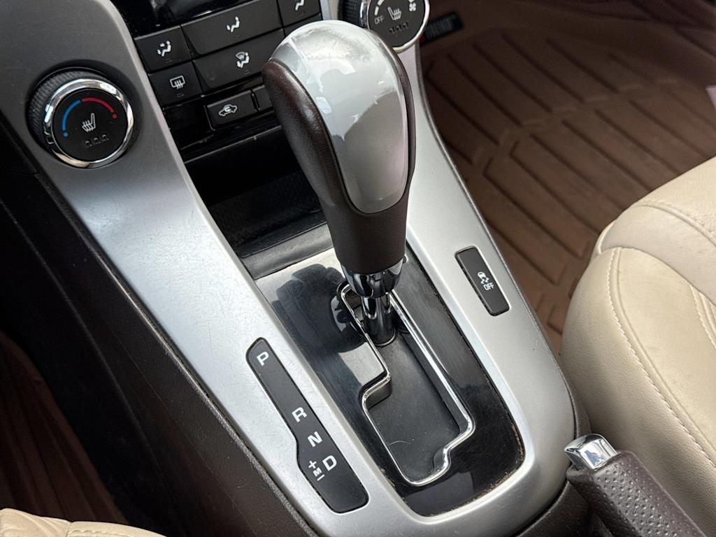 Thumbnail: 2015 Chevrolet Cruze - 33