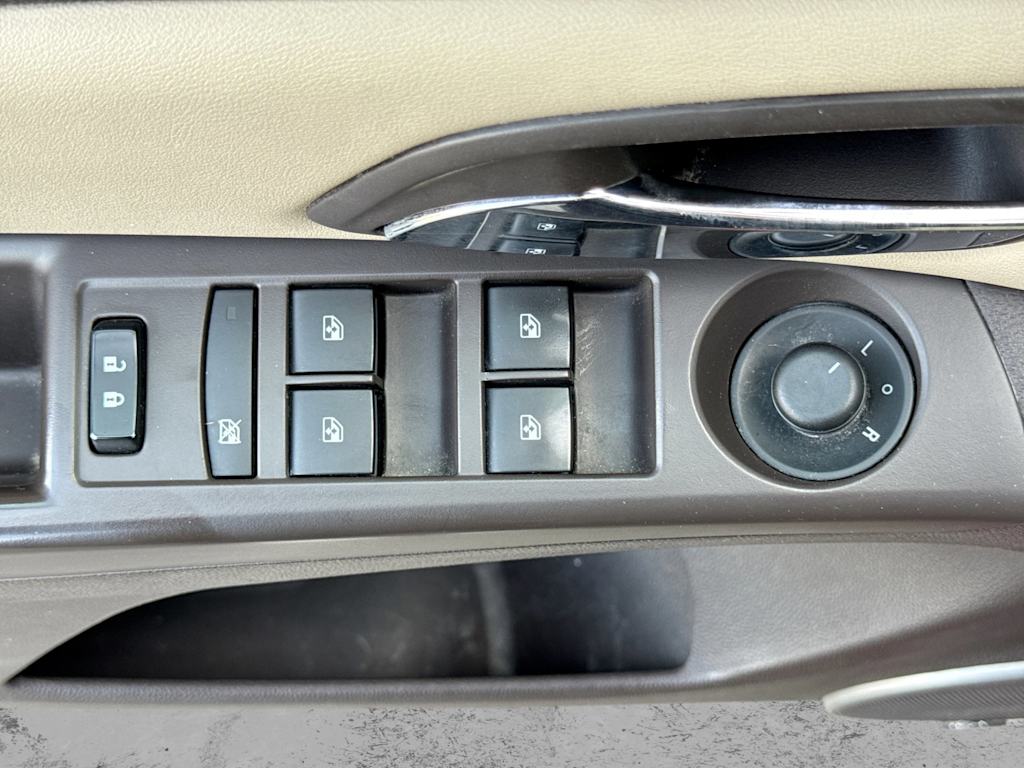 Thumbnail: 2015 Chevrolet Cruze - 23