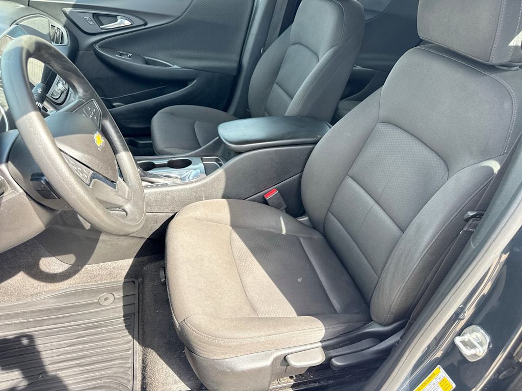 Thumbnail: 2019 Chevrolet Malibu - 10