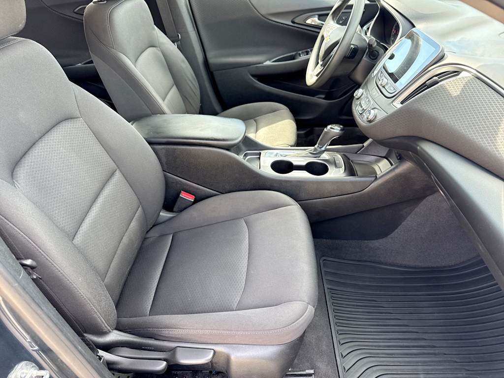 Thumbnail: 2019 Chevrolet Malibu - 11