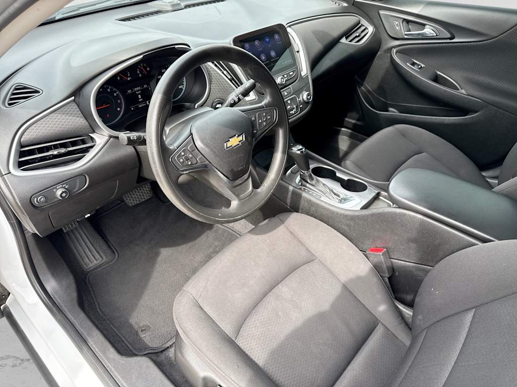 Thumbnail: 2019 Chevrolet Malibu - 2