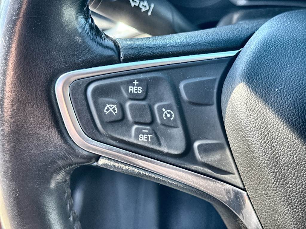 Thumbnail: 2018 Chevrolet Malibu - 27