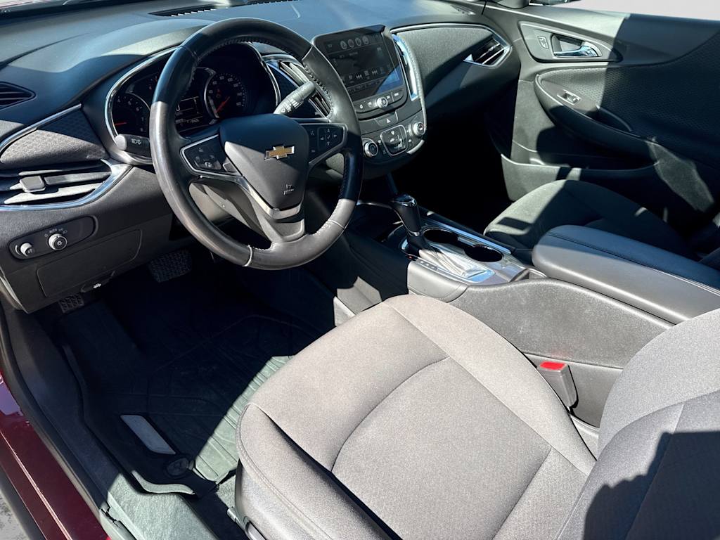 Thumbnail: 2018 Chevrolet Malibu - 2