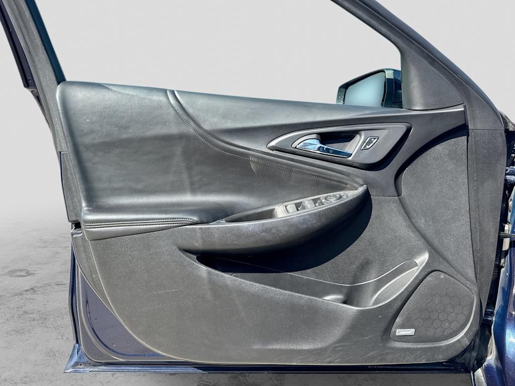 Thumbnail: 2017 Chevrolet Malibu - 31