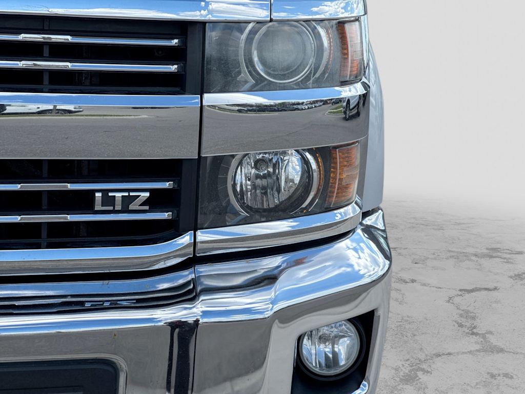 Thumbnail: 2015 Chevrolet Silverado 2500 - 22