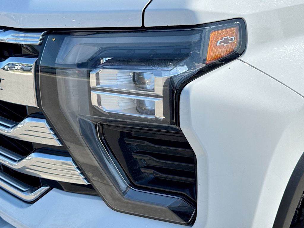 Thumbnail: 2024 Chevrolet Silverado 3500 - 20