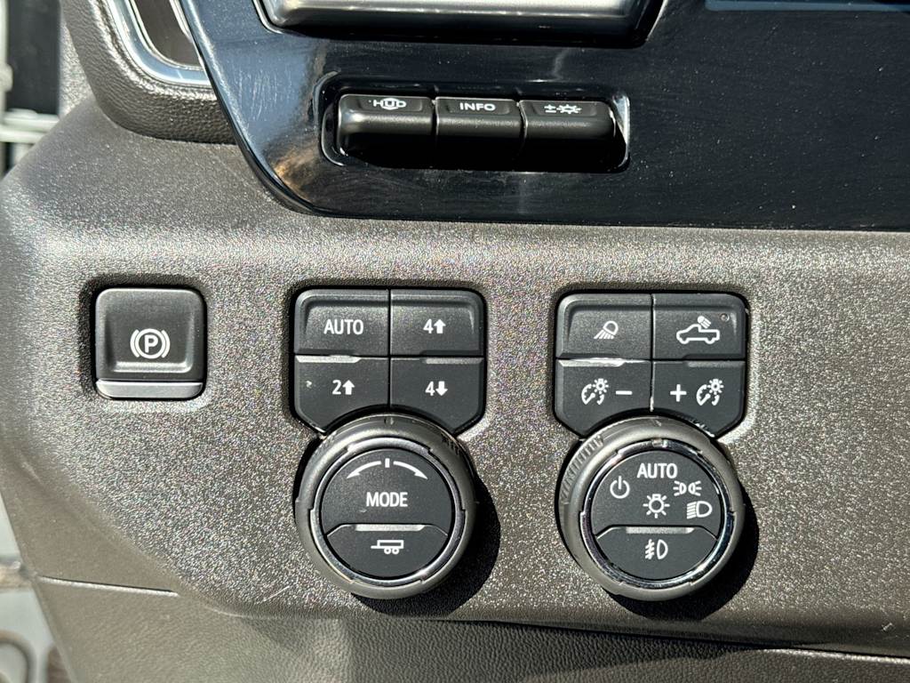 Thumbnail: 2024 Chevrolet Silverado 3500 - 30