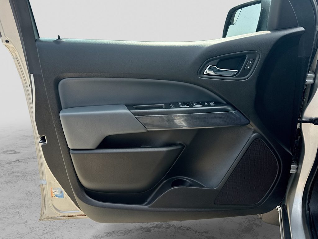 Thumbnail: 2017 Chevrolet Colorado - 33