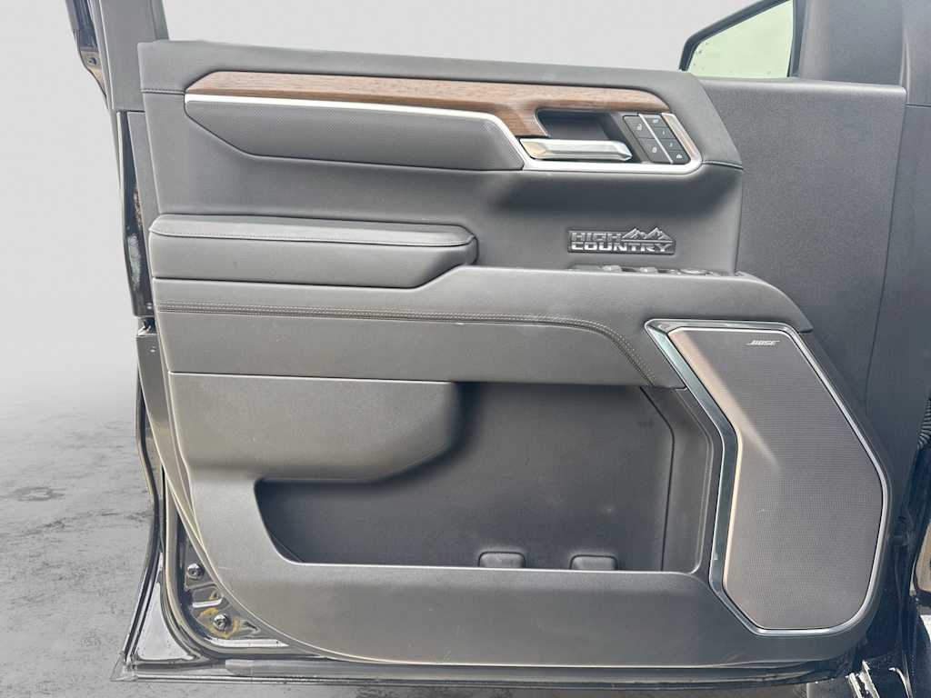 Thumbnail: 2022 Chevrolet Silverado 1500 - 33
