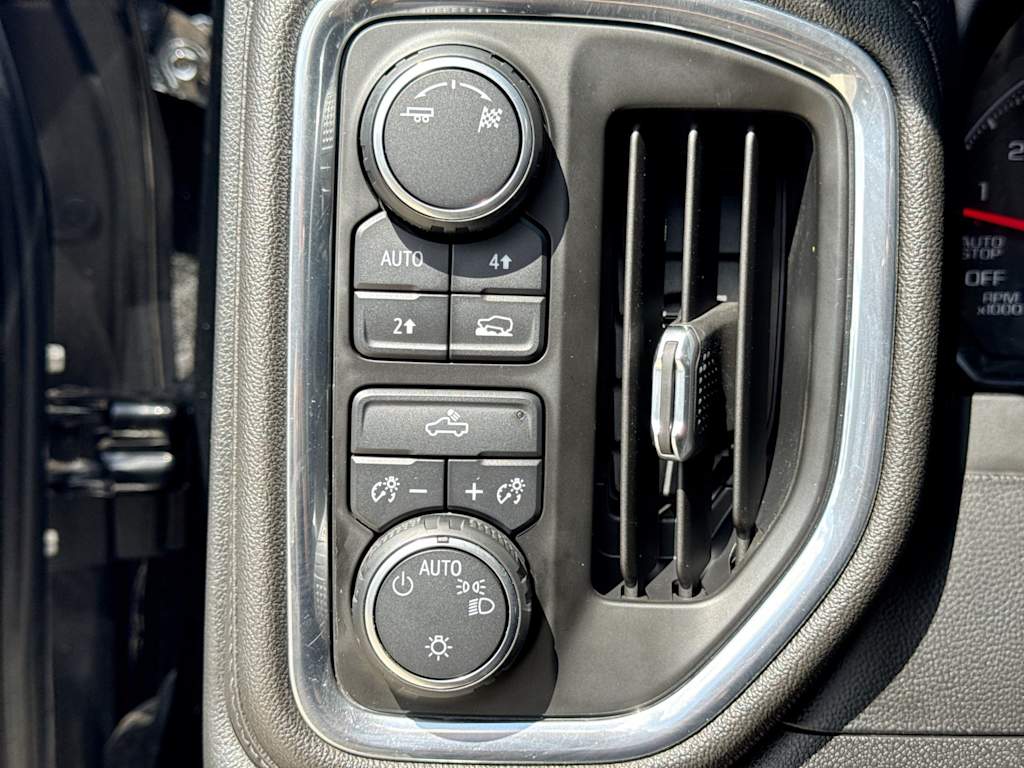 Thumbnail: 2019 Chevrolet Silverado 1500 - 28