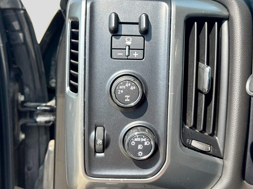 Thumbnail: 2018 Chevrolet Silverado 1500 - 27