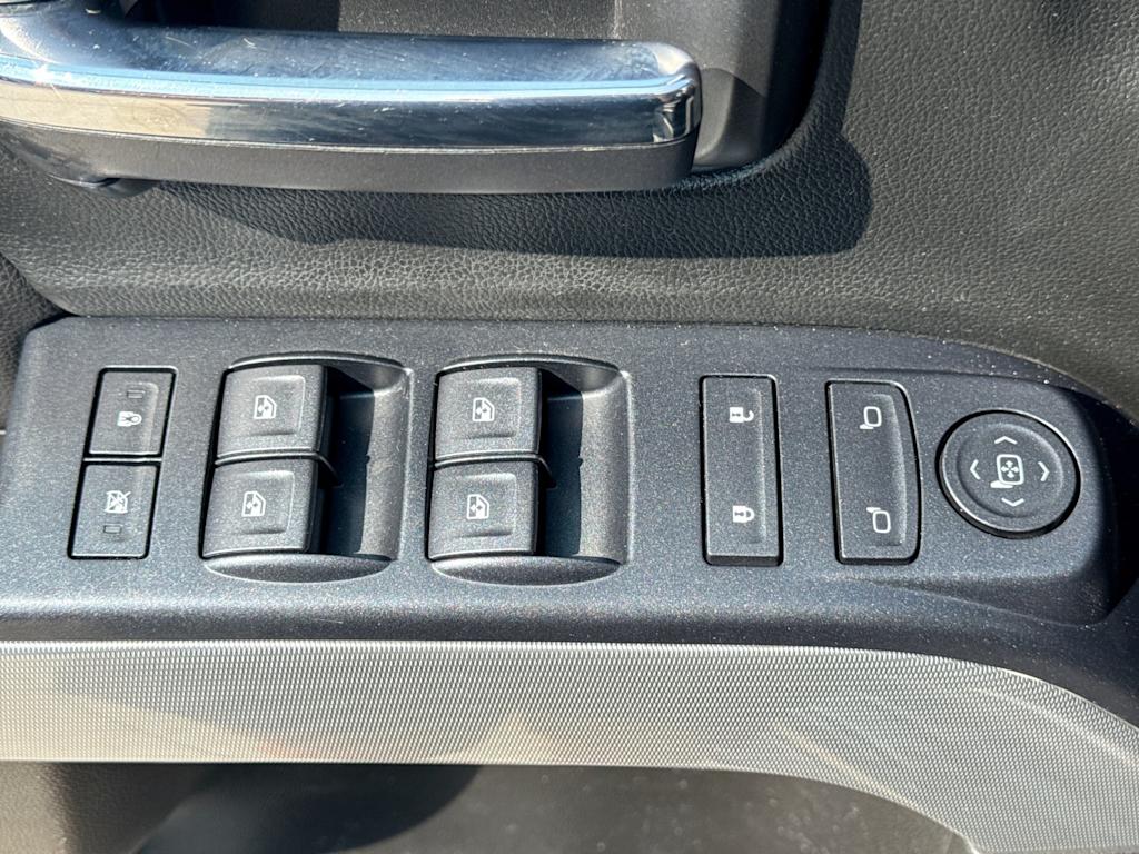 Thumbnail: 2018 Chevrolet Silverado 1500 - 22