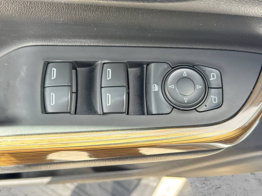 Thumbnail: 2017 GMC Acadia - 25