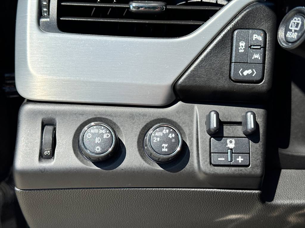 Thumbnail: 2016 GMC Yukon - 33
