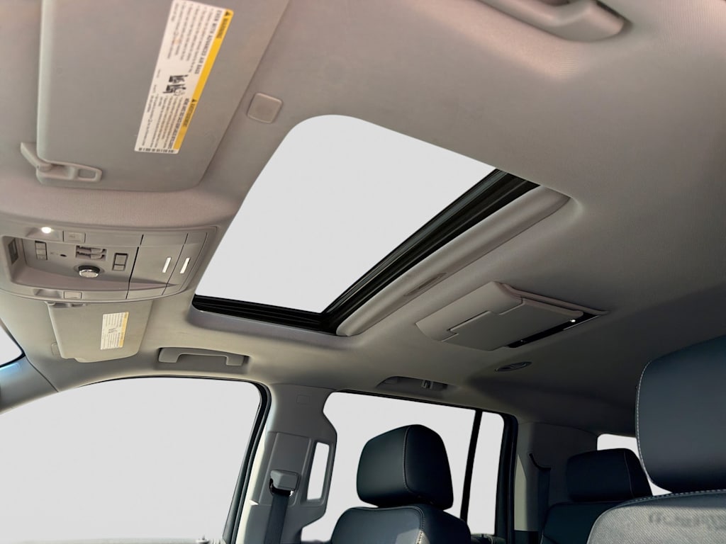 Thumbnail: 2019 GMC Yukon XL - 25