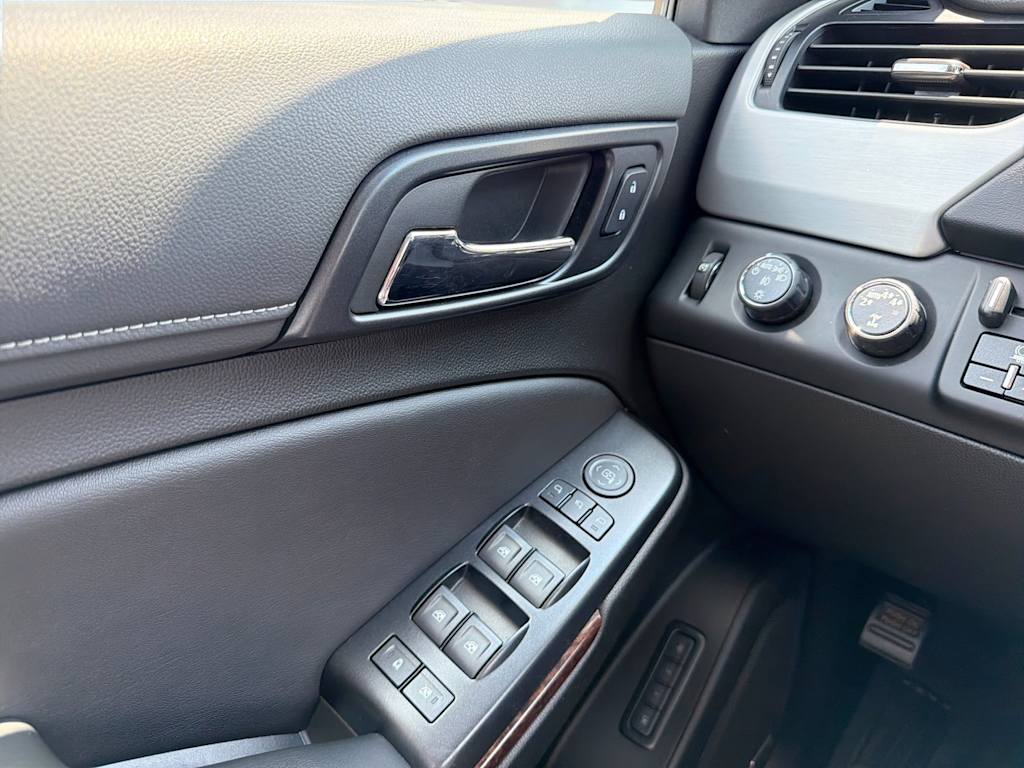 Thumbnail: 2019 GMC Yukon XL - 24