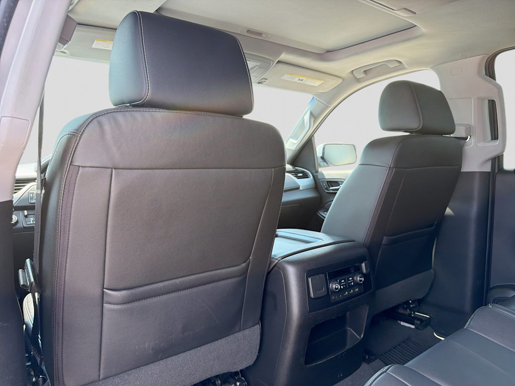 Thumbnail: 2019 GMC Yukon XL - 13