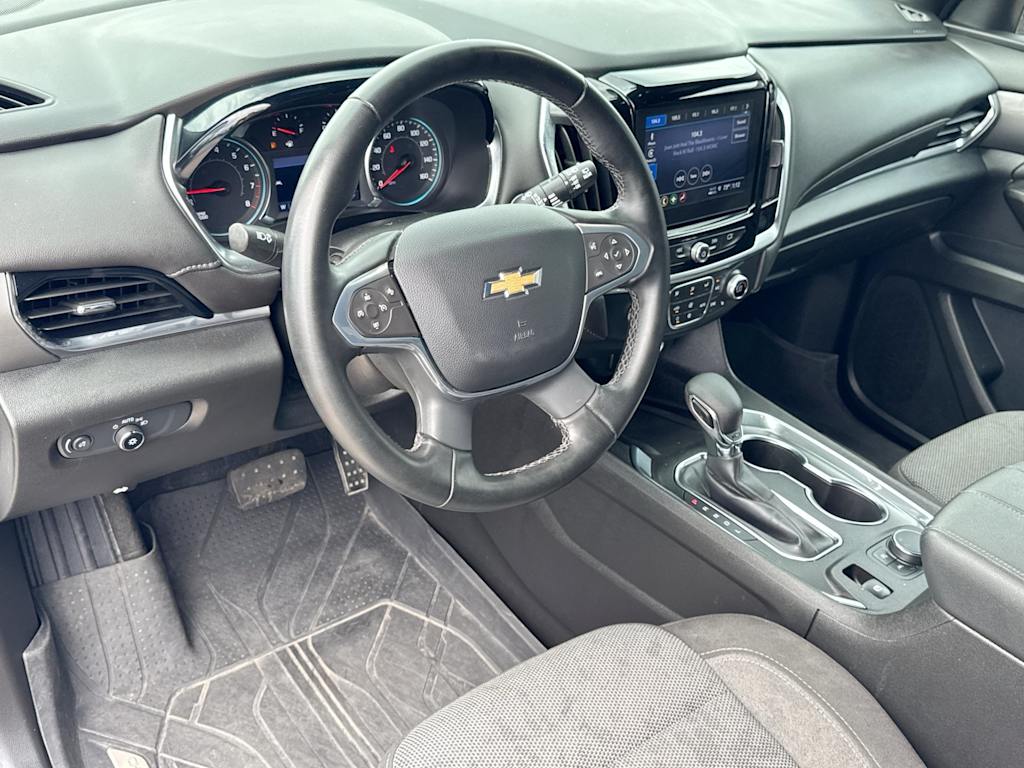 Thumbnail: 2023 Chevrolet Traverse - 2